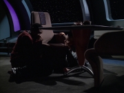 extant_StarTrek_VOY_6x06-Riddles_01676.jpg