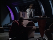 extant_StarTrek_VOY_6x06-Riddles_01690.jpg