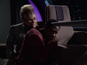 extant_StarTrek_VOY_6x06-Riddles_01725.jpg