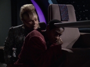 extant_StarTrek_VOY_6x06-Riddles_01728.jpg
