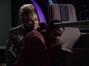 extant_StarTrek_VOY_6x06-Riddles_01729.jpg