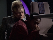 extant_StarTrek_VOY_6x06-Riddles_01736.jpg