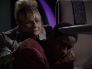 extant_StarTrek_VOY_6x06-Riddles_01752.jpg