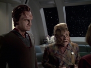 extant_StarTrek_VOY_6x06-Riddles_01772.jpg