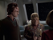 extant_StarTrek_VOY_6x06-Riddles_01773.jpg