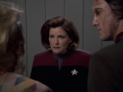 extant_StarTrek_VOY_6x06-Riddles_01777.jpg