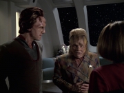 extant_StarTrek_VOY_6x06-Riddles_01784.jpg