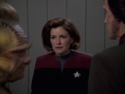 extant_StarTrek_VOY_6x06-Riddles_01790.jpg
