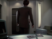 extant_StarTrek_VOY_6x06-Riddles_01795.jpg