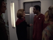 extant_StarTrek_VOY_6x06-Riddles_01811.jpg