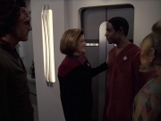 extant_StarTrek_VOY_6x06-Riddles_01812.jpg