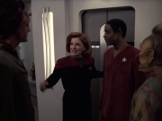 extant_StarTrek_VOY_6x06-Riddles_01814.jpg