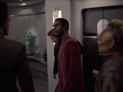 extant_StarTrek_VOY_6x06-Riddles_01819.jpg