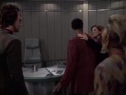 extant_StarTrek_VOY_6x06-Riddles_01823.jpg