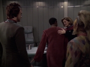 extant_StarTrek_VOY_6x06-Riddles_01824.jpg