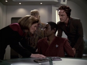 extant_StarTrek_VOY_6x06-Riddles_01827.jpg