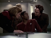 extant_StarTrek_VOY_6x06-Riddles_01830.jpg