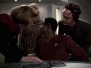 extant_StarTrek_VOY_6x06-Riddles_01833.jpg