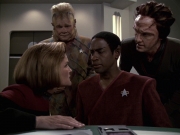 extant_StarTrek_VOY_6x06-Riddles_01846.jpg