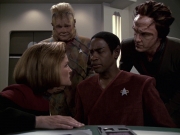 extant_StarTrek_VOY_6x06-Riddles_01847.jpg