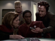 extant_StarTrek_VOY_6x06-Riddles_01851.jpg