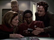extant_StarTrek_VOY_6x06-Riddles_01854.jpg
