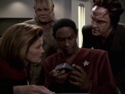 extant_StarTrek_VOY_6x06-Riddles_01859.jpg