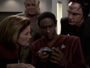 extant_StarTrek_VOY_6x06-Riddles_01860.jpg