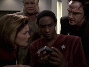 extant_StarTrek_VOY_6x06-Riddles_01861.jpg