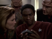 extant_StarTrek_VOY_6x06-Riddles_01864.jpg