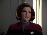 extant_StarTrek_VOY_6x06-Riddles_01906.jpg