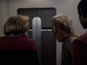 extant_StarTrek_VOY_6x06-Riddles_01922.jpg