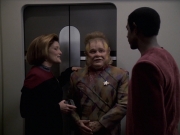 extant_StarTrek_VOY_6x06-Riddles_01937.jpg