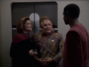 extant_StarTrek_VOY_6x06-Riddles_01938.jpg