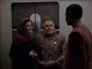 extant_StarTrek_VOY_6x06-Riddles_01939.jpg
