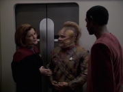 extant_StarTrek_VOY_6x06-Riddles_01940.jpg