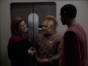 extant_StarTrek_VOY_6x06-Riddles_01941.jpg