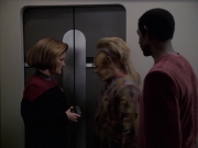 extant_StarTrek_VOY_6x06-Riddles_01944.jpg