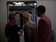 extant_StarTrek_VOY_6x06-Riddles_01946.jpg