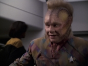 extant_StarTrek_VOY_6x06-Riddles_01984.jpg