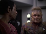 extant_StarTrek_VOY_6x06-Riddles_02007.jpg