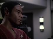 extant_StarTrek_VOY_6x06-Riddles_02011.jpg