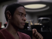 extant_StarTrek_VOY_6x06-Riddles_02017.jpg
