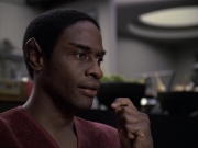 extant_StarTrek_VOY_6x06-Riddles_02021.jpg