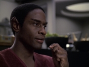 extant_StarTrek_VOY_6x06-Riddles_02022.jpg