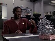 extant_StarTrek_VOY_6x06-Riddles_02027.jpg