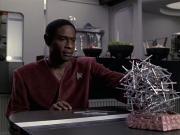 extant_StarTrek_VOY_6x06-Riddles_02029.jpg