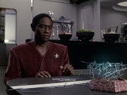 extant_StarTrek_VOY_6x06-Riddles_02034.jpg