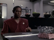 extant_StarTrek_VOY_6x06-Riddles_02035.jpg
