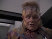 extant_StarTrek_VOY_6x06-Riddles_02037.jpg